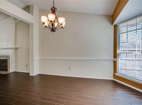 3rd image of 4353 Woodglen Dr