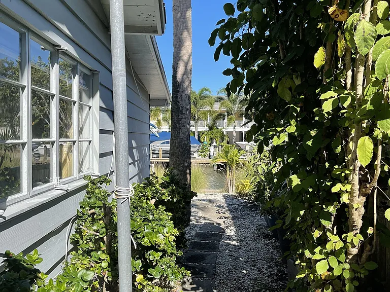 4907 Oxford Dr — Photo 10