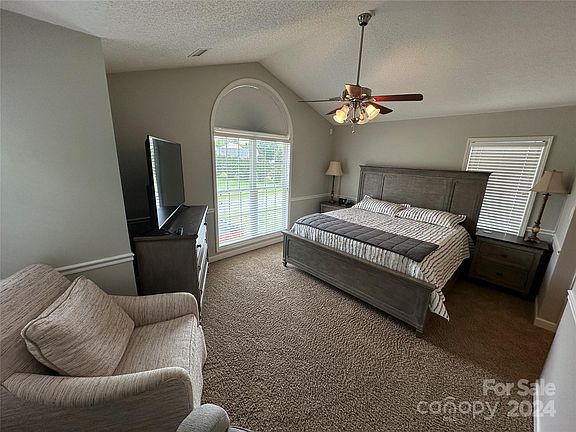 2nd image of 1833 Twin Ponds Dr