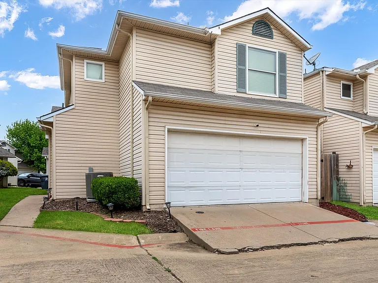 1403 Romo Plz — Photo 2