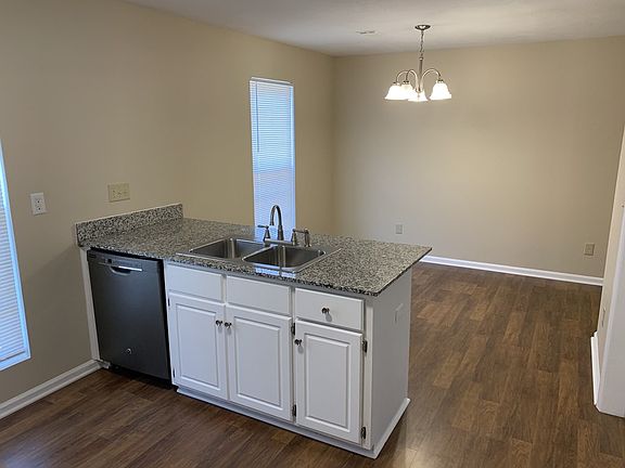 4th image of 2306 Prescott Pl