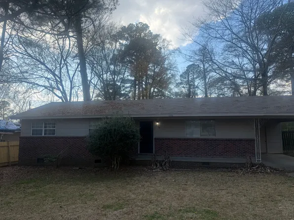 135 Queen Anne Ln, Jackson, MS 39209