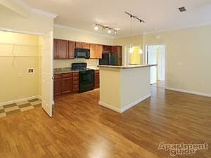 5th image of 1319 Continental Dr