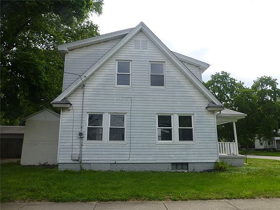 3rd image of 794 W Waggoner St