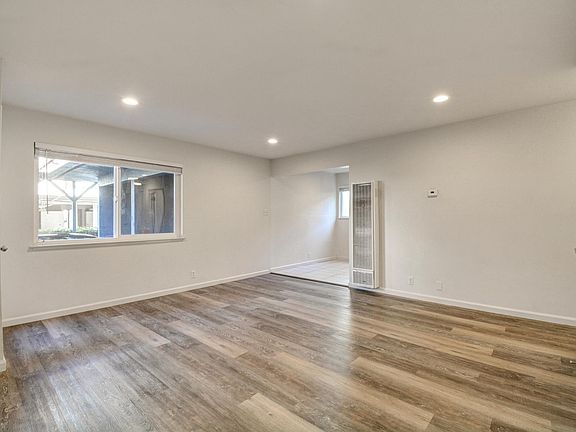 4th image of 131 Cerrito Ave
