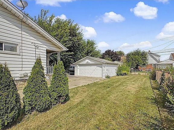 3rd image of 6128 Yinger Ave