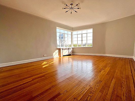 2nd image of 135 W 225th St APT E