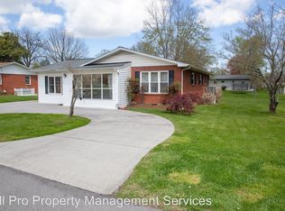 211 Hillis Dr, Pigeon Forge, TN 37863