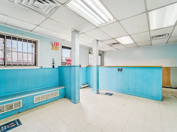 600 Kennedy Boulevard image 1 of 32