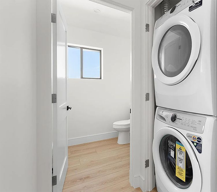 1st image of 4663 1/2 Pickford St #1/2