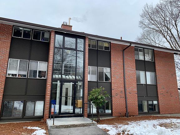 2nd image of 3 Longwood Dr APT 2