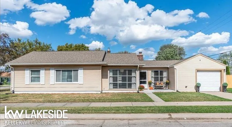 26700 Belanger St photo 1