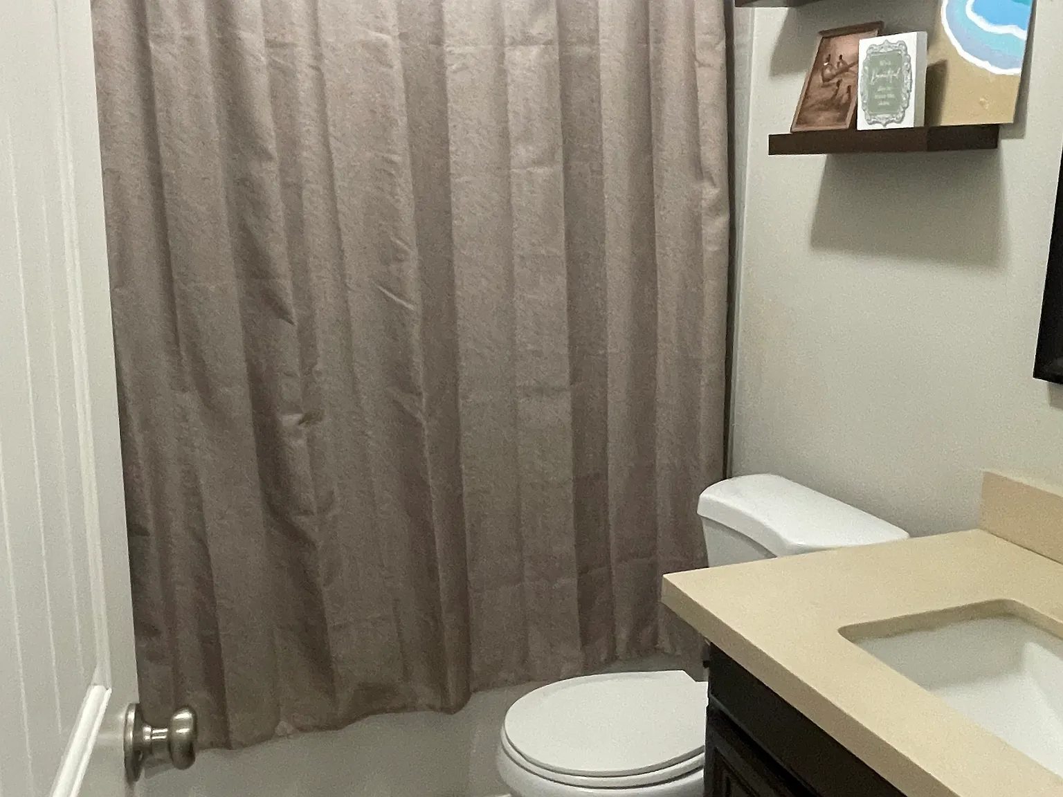 3 bed, 1200 sqft, $3,200 — Photo 4