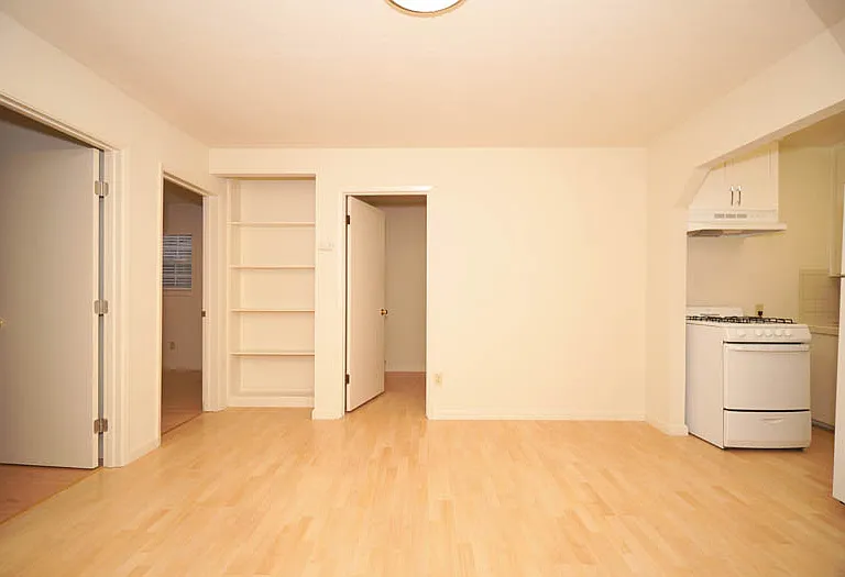 22681 E Cliff Dr — Photo 6