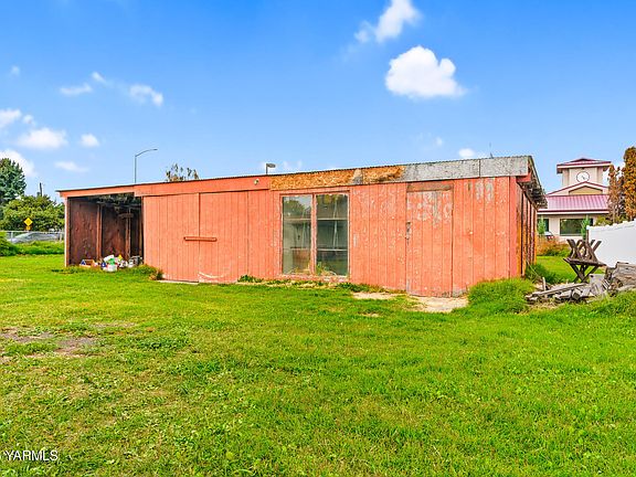 4th image of 3811 McLean Dr