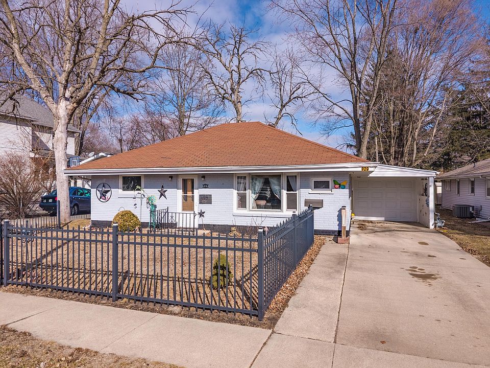 1st image of 929 E Water St