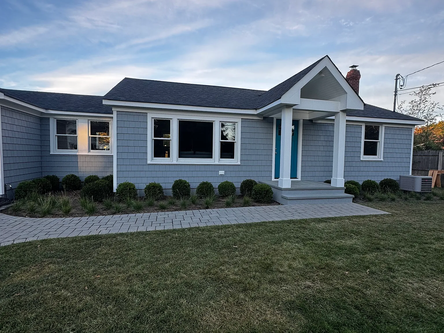 Riverside Bliss- Tranquil living by the water — Photo 2