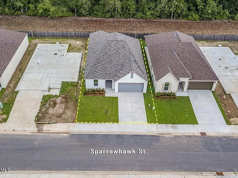211 Sparrowhawk St — Photo 15