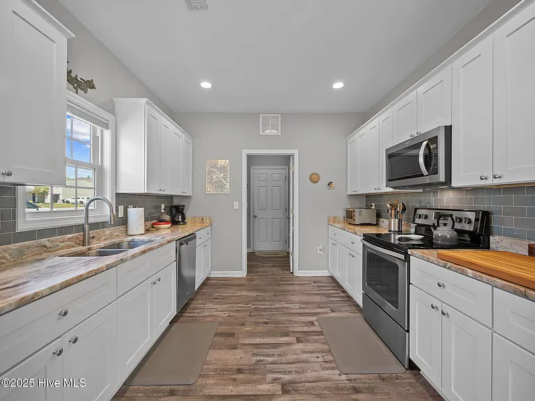 512 Hazelwood Dr — Photo 14