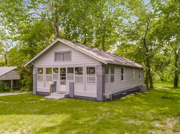 5854 Lowell St, Overland Park, KS 66202