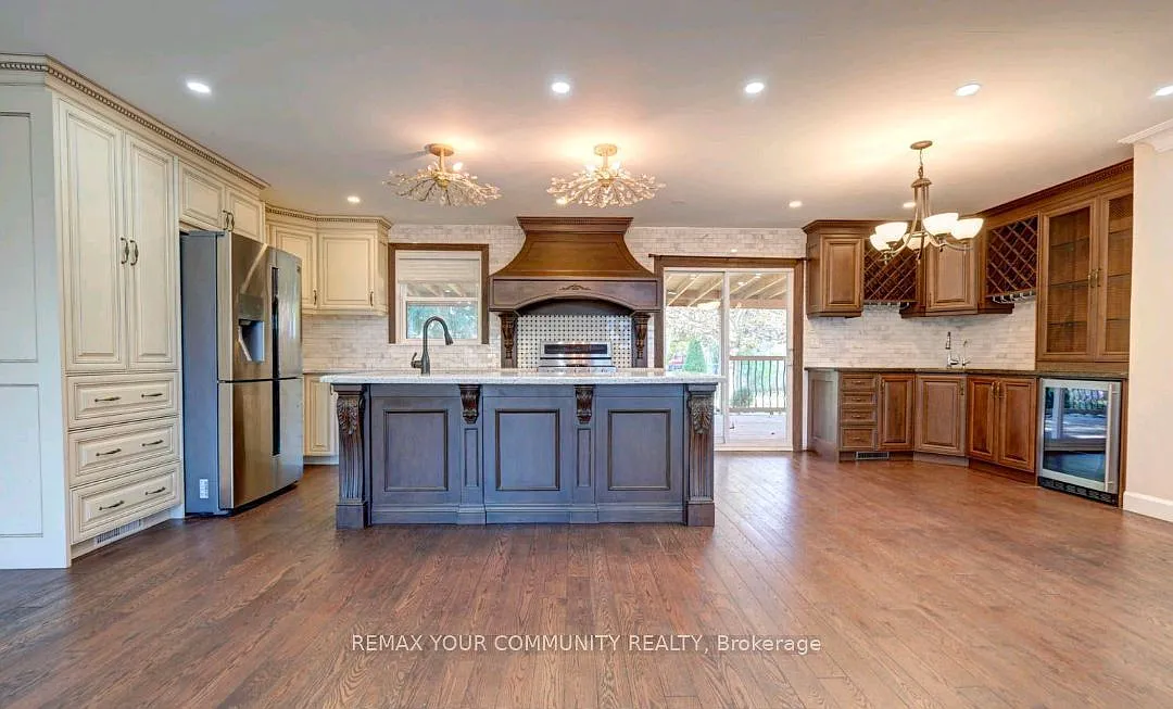 3 bed, $2,880 — Photo 2