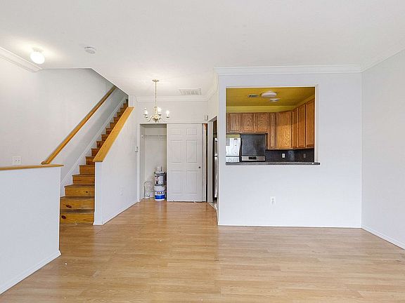 4th image of 116 Beacon Ln #72