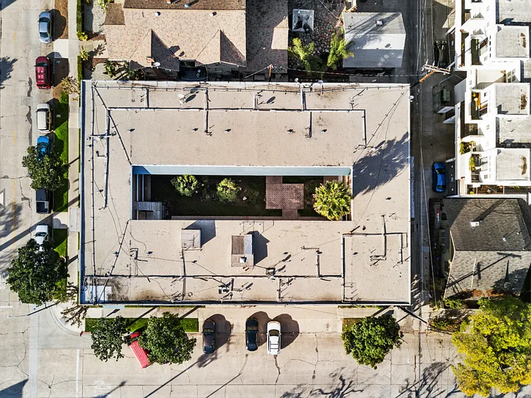 800 Linden Ave in Long Beach — Photo 4