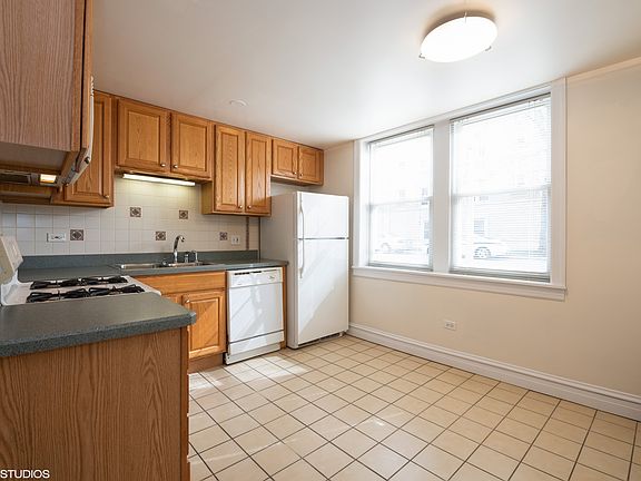 5th image of 2300 W Farwell Ave #G