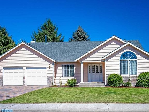 2nd image of 214 SW Meadow Lakes Dr