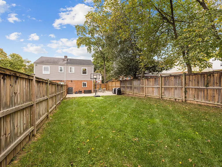 5820 Fifer Dr — Photo 17