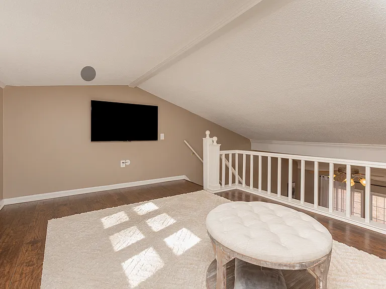 332 Hunt Rd — Photo 72