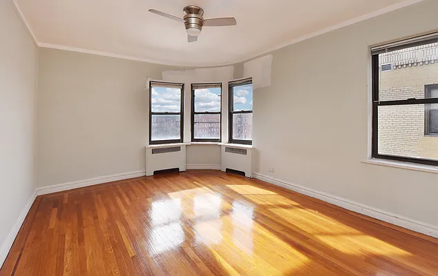 Sold by Bank Neary | media 3