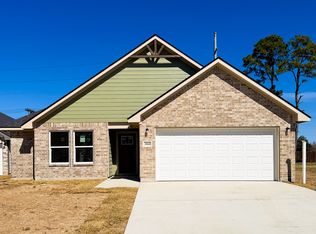 2060 Regent St, Beaumont, TX 77703