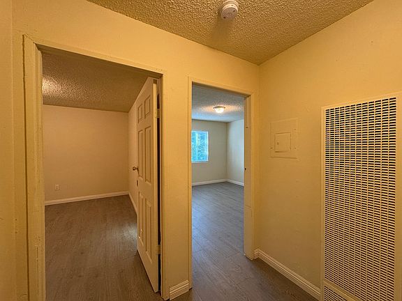 5th image of 2230 Wall St #1