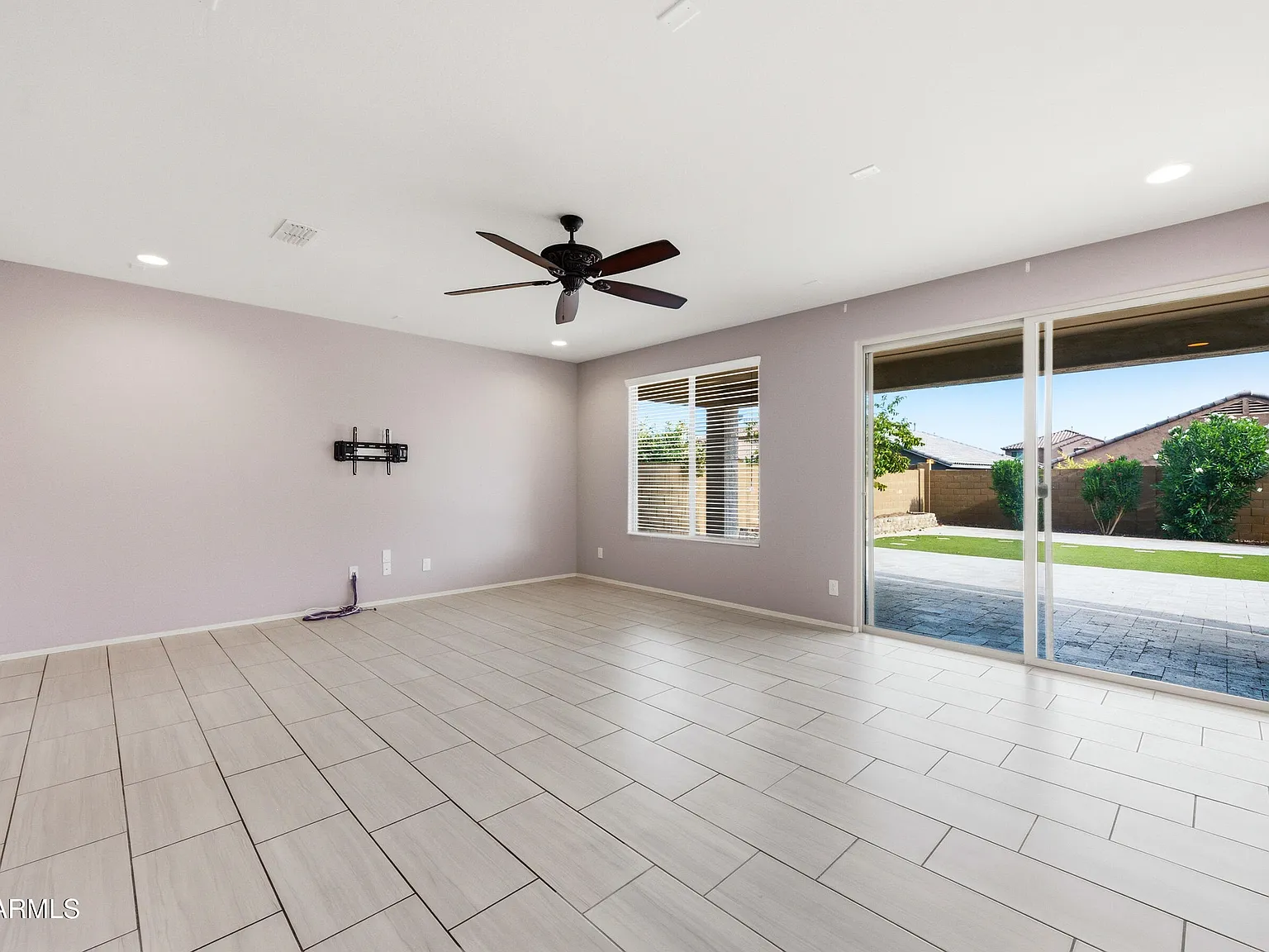 3 bed, 2.5 bath, 2477 sqft, $2,595 — Photo 4