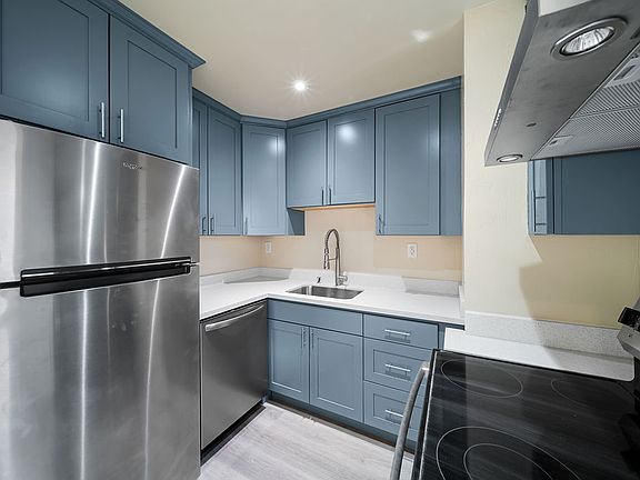5th image of 40 Parkridge Dr APT 11