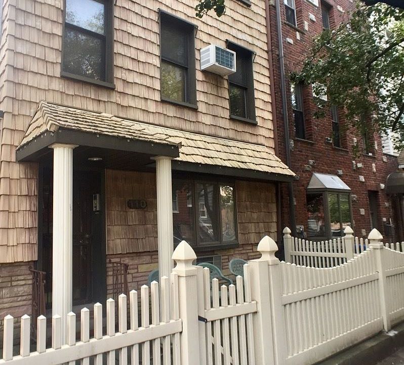 2nd image of 110 Conselyea St