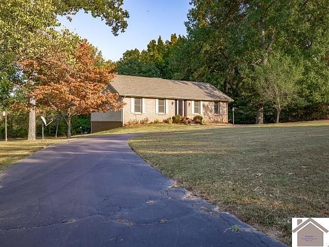 1st image of 252 Edgewood Dr