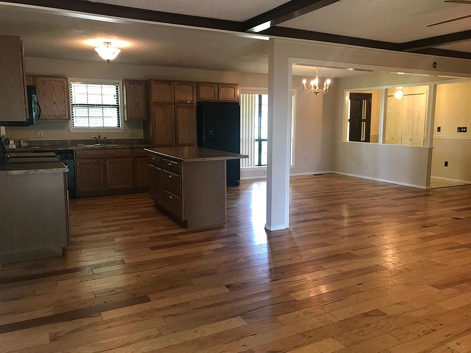 1st image of 3 Tanglewood Ln