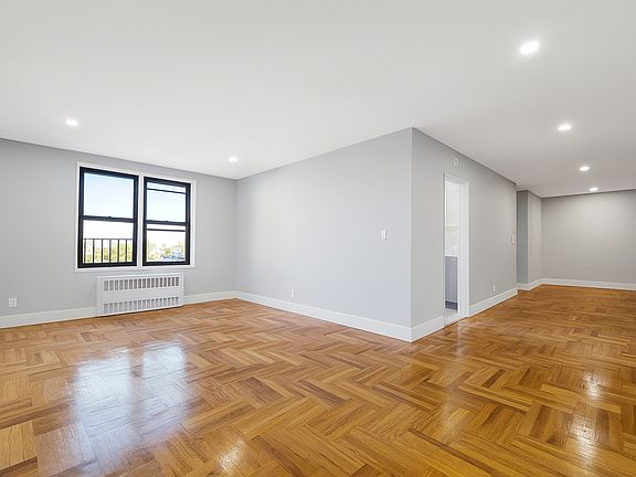 3rd image of 525 Riverdale Ave #7R