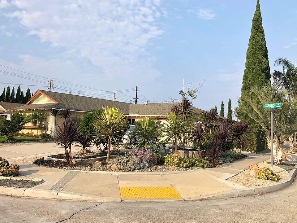 1st image of 15461 Oxford Cir