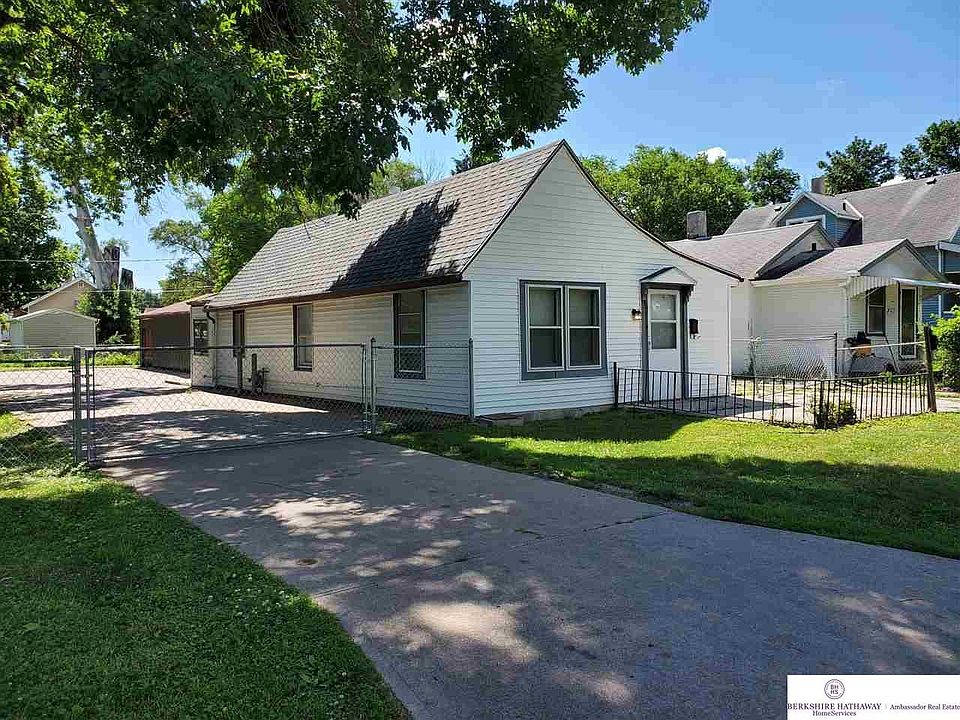 1st image of 4719 N 18th St