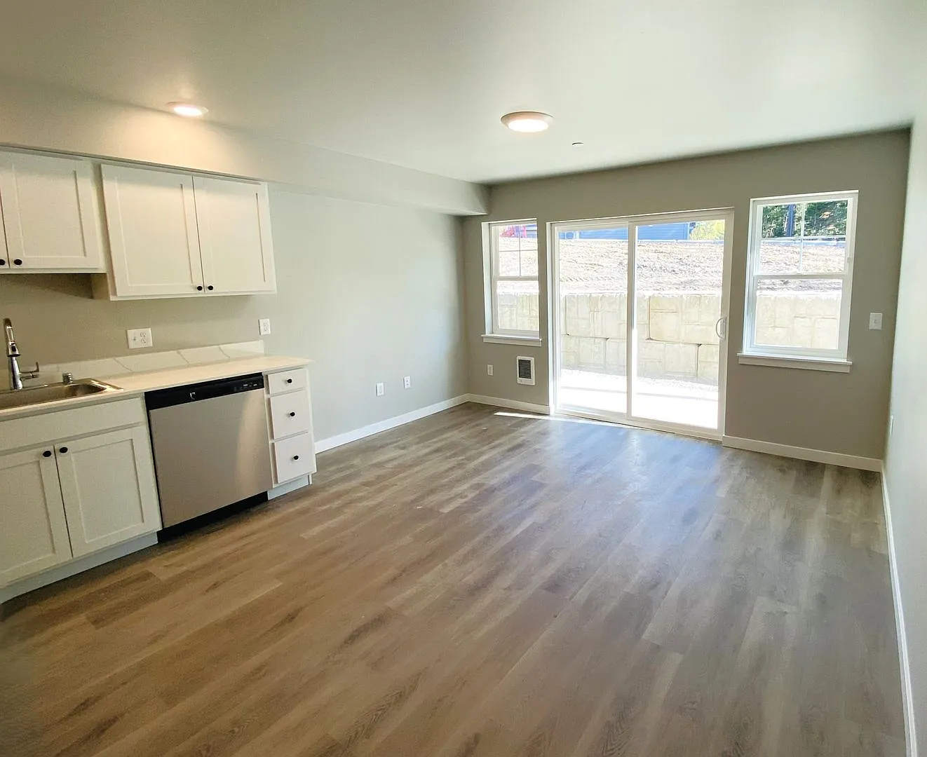 Newer Studio for Rent! — Photo 4