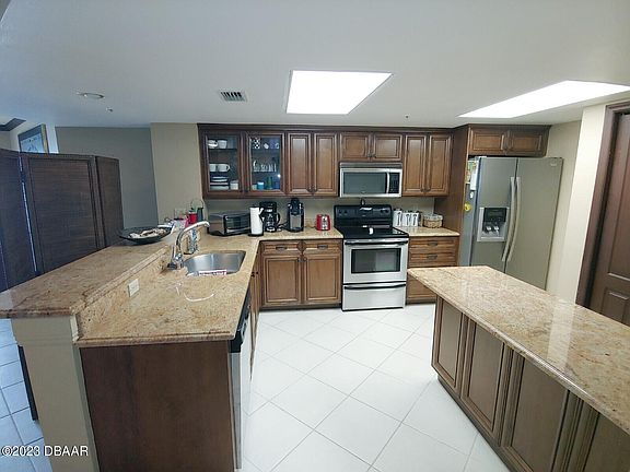 3rd image of 2937 S Atlantic Ave APT 1906