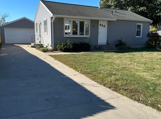 1517 9th Ave SW, Cedar Rapids, IA 52404