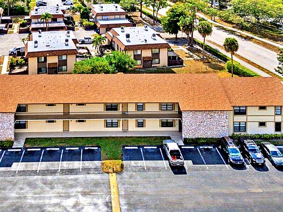 2nd image of 5894 Longbow Lane Apt 10