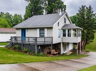 41 S Oak St, Washington, WV 26181