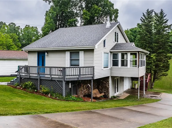 41 S Oak St, Washington, WV 26181