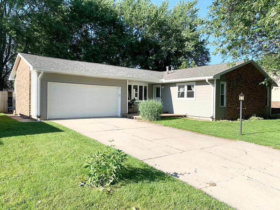 1st image of 577 Concord Pl