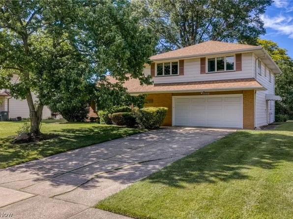 5431 Golfway Ln, Lyndhurst, OH 44124